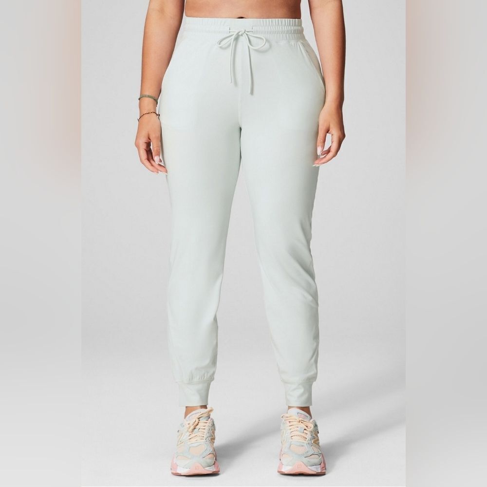 Fabletics High-Waisted Performance Jogger Size XL in Mint Grey NWT in packaging